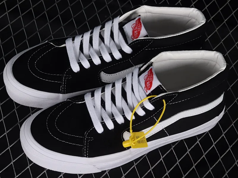 All categories Vans Vans series Vans Mid Vans China Vans Vault OG SK8-Mid Lx Vans high-end branch simple black and white mid-top casual sneakers VN0A4BVCBA2
